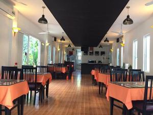 Reštaurácia alebo iné gastronomické zariadenie v ubytovaní Villa Um Theara, Siem Reap