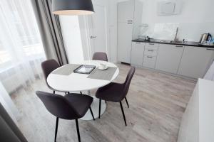 Kuchnia lub aneks kuchenny w obiekcie Apartament Towarowa Kolobrzeg