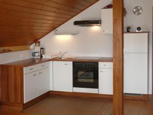 Kuchyň nebo kuchyňský kout v ubytování Ferienwohnung Eichler