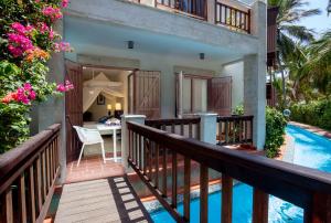 Bazén v ubytování The Maji Beach Boutique Hotel -Adults Only nebo v jeho okolí