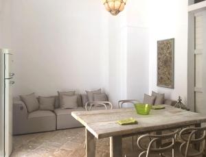 Villa Starace - Appartamento Rosmarinoにあるシーティングエリア