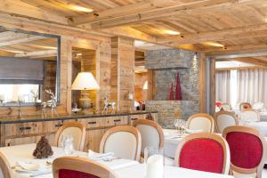 Posezení v ubytování Hotel Les Mélèzes