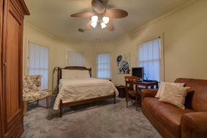 Imagen de la galería de A Chateau on the Bayou Bed & Breakfast, en Raceland