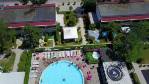 Bazén v ubytovaní Residence Blu Marlin Natural beach alebo v jeho blízkosti