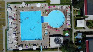 Bazén v ubytovaní Residence Blu Marlin Natural beach alebo v jeho blízkosti