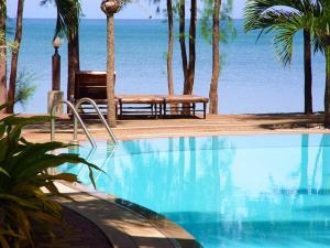 Bazén v ubytování Bayview Beach Resort nebo v jeho okolí