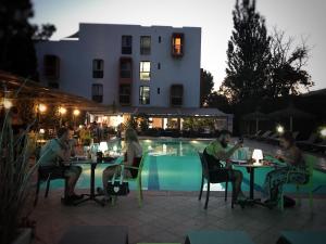 Bazén v ubytování Hotel Aquarius nebo v jeho okolí