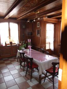 TV a/nebo společenská místnost v ubytování Chambre d'Hôtes "Au Vigneron"