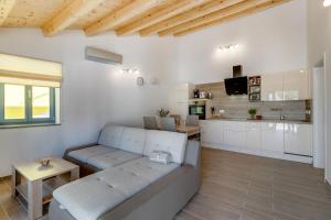Kuchyň nebo kuchyňský kout v ubytování Apartments Relax