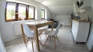 Kuchyňa alebo kuchynka v ubytovaní Apartamenty Karkonoskie