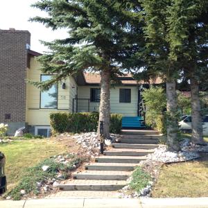 Taman di luar Calgary Star Cozy Home