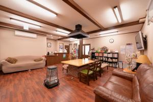 A seating area at Lodge B&W