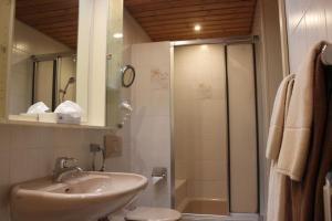 Ein Badezimmer in der Unterkunft Gasthof Tepferdt