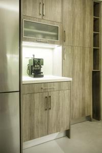 A kitchen or kitchenette at The Grove House