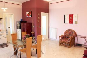 Kuchnia lub aneks kuchenny w obiekcie Eleatica Holiday Apartment