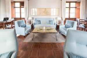 Гостиная зона в Hostal Sa Baronia
