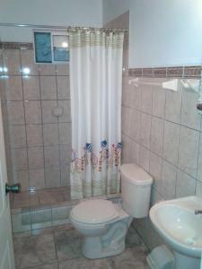 Koupelna v ubytování La Perla + 67 fotografií