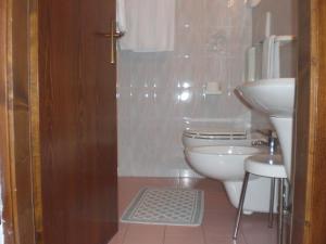 Koupelna v ubytování Hotel Edelweiss
