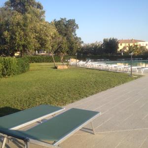 The swimming pool at or close to Trilocale I Fari