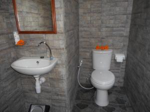 Ένα μπάνιο στο Pondok Indah Homestay