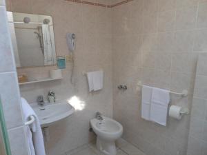 Koupelna v ubytování Hotel Due Torri