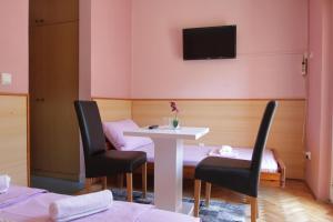 TV a/nebo společenská místnost v ubytování Motel Han