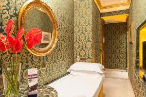 Koupelna v ubytování Hotel Manfredi Suite In Rome