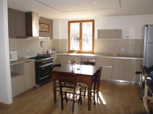 A kitchen or kitchenette at B&B Baratoff