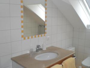 Koupelna v ubytování Gästehaus Waldblick + 25 fotografií
