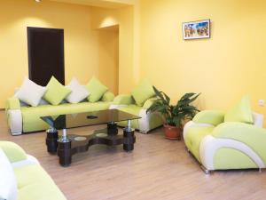 Posezení v ubytování Your Home Hotel