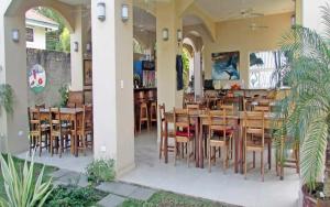 Restoran atau tempat lain untuk makan di Hotel La Gaviota Tropical