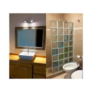 due foto di un bagno con lavandino e WC di El Fulgor - Posada - Chacras de Coria a Mayor Drumond