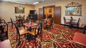 Posezení v ubytování Best Western Plus Southpark Inn & Suites