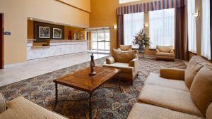 Posezení v ubytování Best Western Plus New Caney Inn & Suites