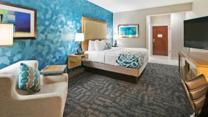 Postel nebo postele na pokoji v ubytování Best Western Plus Houston Atascocita Inn & Suites
