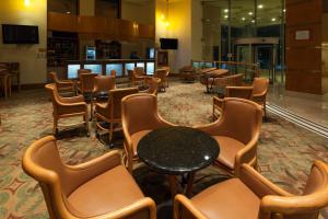 Setustofa eða bar á Best Western PLUS Nuevo Laredo Inn & Suites