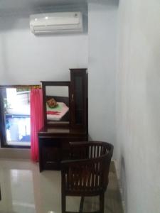 Μια τηλεόραση ή/και κέντρο ψυχαγωγίας στο Kabera Bungalow Ubud