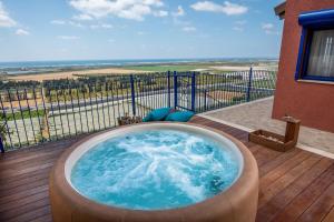 Svalir eða verönd á Yama Wine Spa and Suites