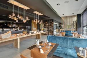 Makanan di atau berdekatan hotel