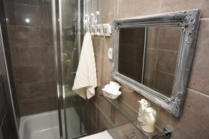 Kúpeľňa v ubytovaní Apartament Pod Kopernikiem II