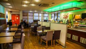 Juniper Court餐厅或其他用餐的地方