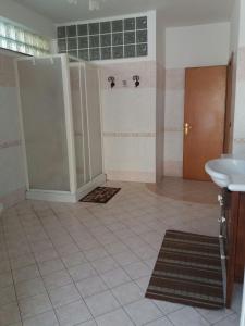 Ett badrum på villa lucia