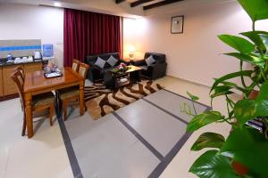 Gallery image of Sea Diamond Plaza Apartments in Manama +18 photos