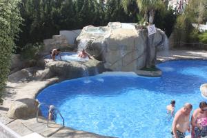 Bazén v ubytování Hotel Rober Palas nebo v jeho okolí