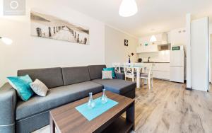 Kuchyň nebo kuchyňský kout v ubytování Wonder Home - Apartamenty w spokojnej okolicy, z widokiem na góry