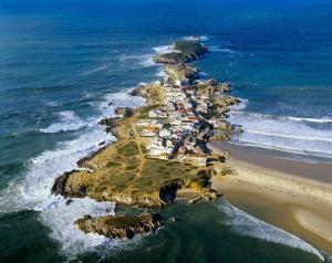 Гледка от птичи поглед на Baleal Sol Alojamentos