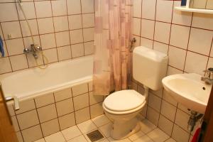 Kúpeľňa v ubytovaní Zadarstay apartment + 20 fotografií