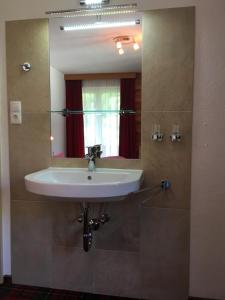 A bathroom at Appartments Stefania