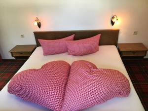 A bed or beds in a room at Appartments Stefania