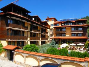 Gallery image of Hotel Center in Apriltsi +37 photos